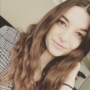 Meet your Posher, Jacqueline